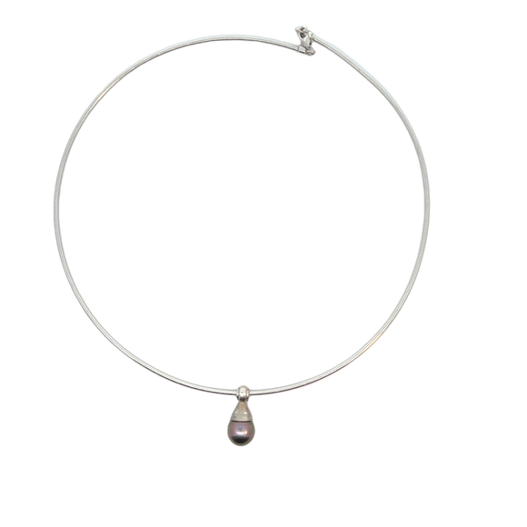 Black Cultured Pearl Pendant with Collar Chain