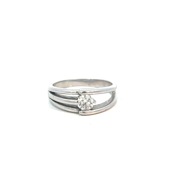 Diamond Solitaire Ring set in 18ct White Gold