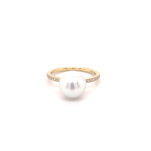 South Sea Pearl Diamond Ring in 18ct Yellow Gold